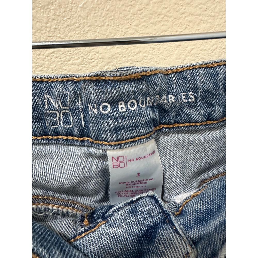 Y2K No Boundaries Womens High Rise Flare Jeans Medium Wash Raw Hem Size 3 - Picture 4 of 7